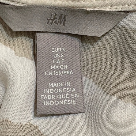 H&M Tan and White Wrap Dress size Small Zebra Print - Picture 4 of 5